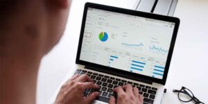 Read more about the article The Ultimate Guide to Web Analytics: A Comprehensive Overview